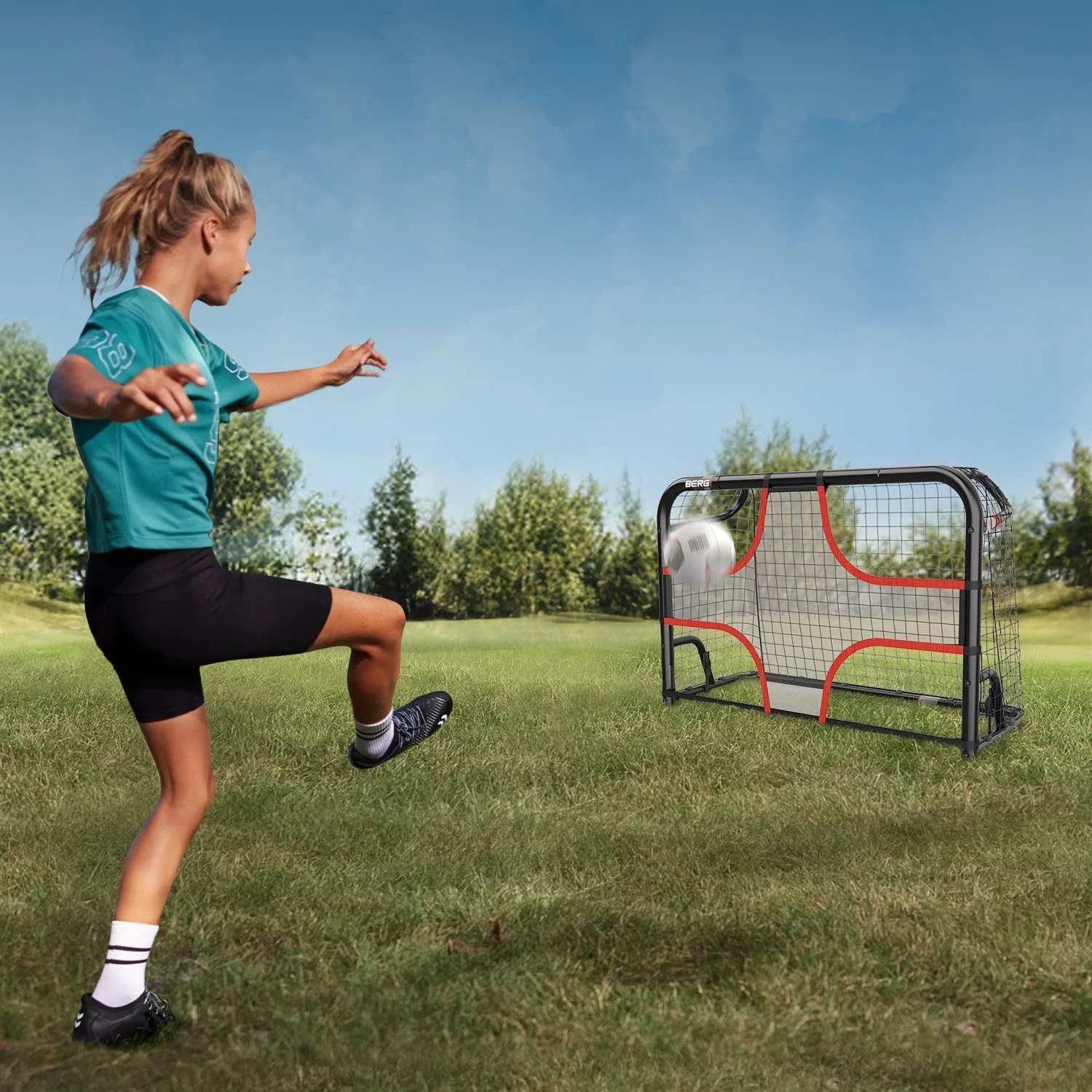 22.70.03.00_8715839105971_BERG SportsGoal XS + Target Net_Ecomkit_DE_10.jpg
