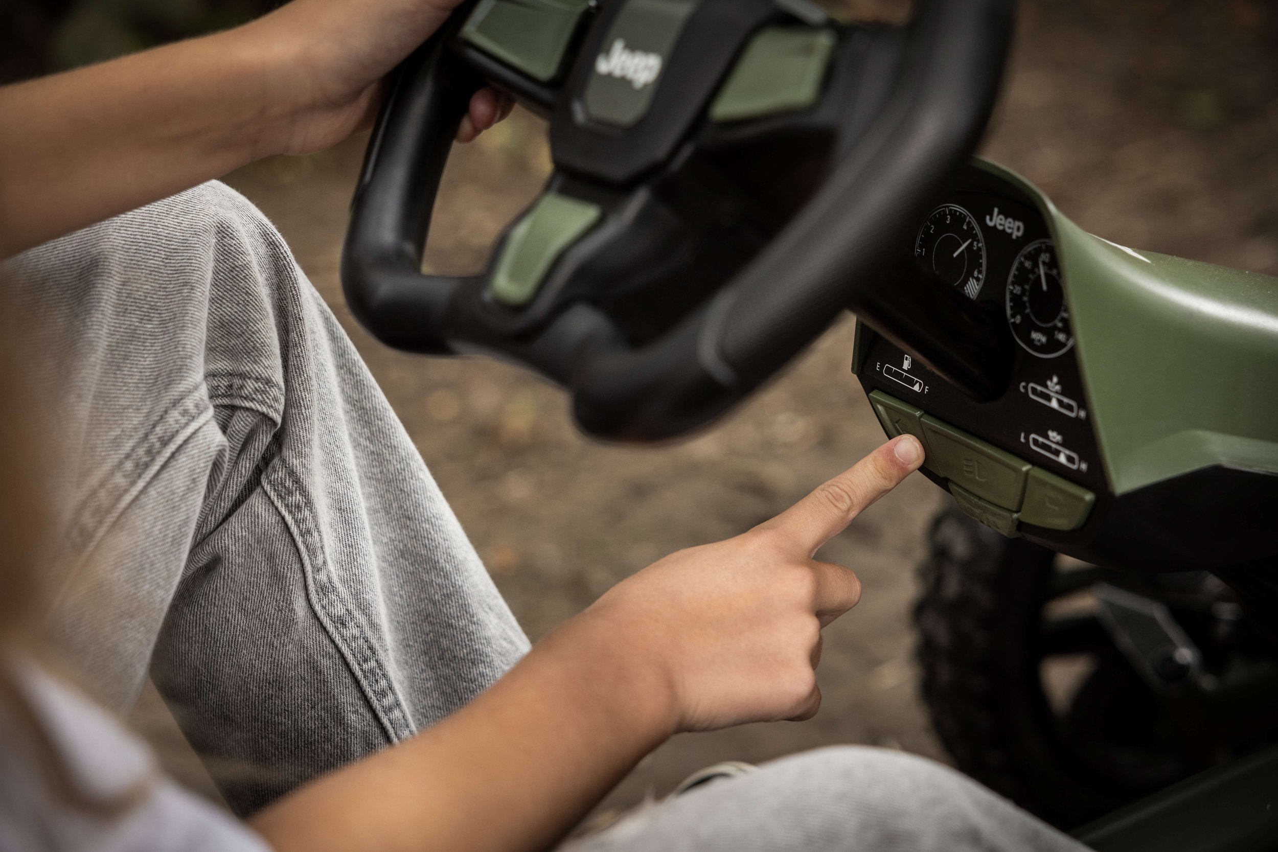 24.40.11.00_8715839086096_Jeep® Rally Cherokee_Mood Image_12 (1).jpg