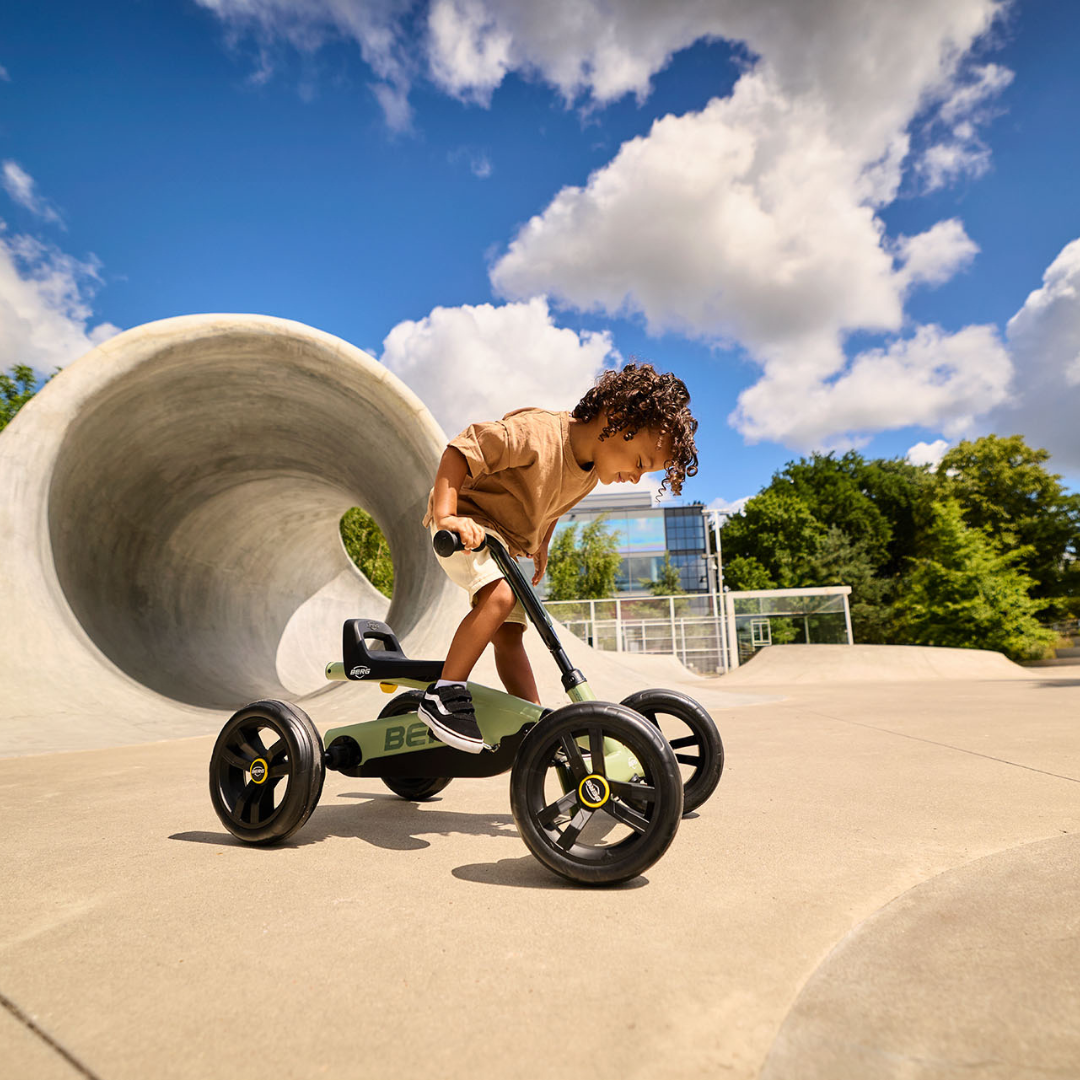 BERG Buzzy Grün_14.png