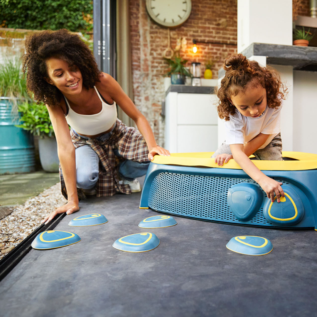 Hoppaa_Klein Kindertrampolin_Bild 9_36.15.10.00.png