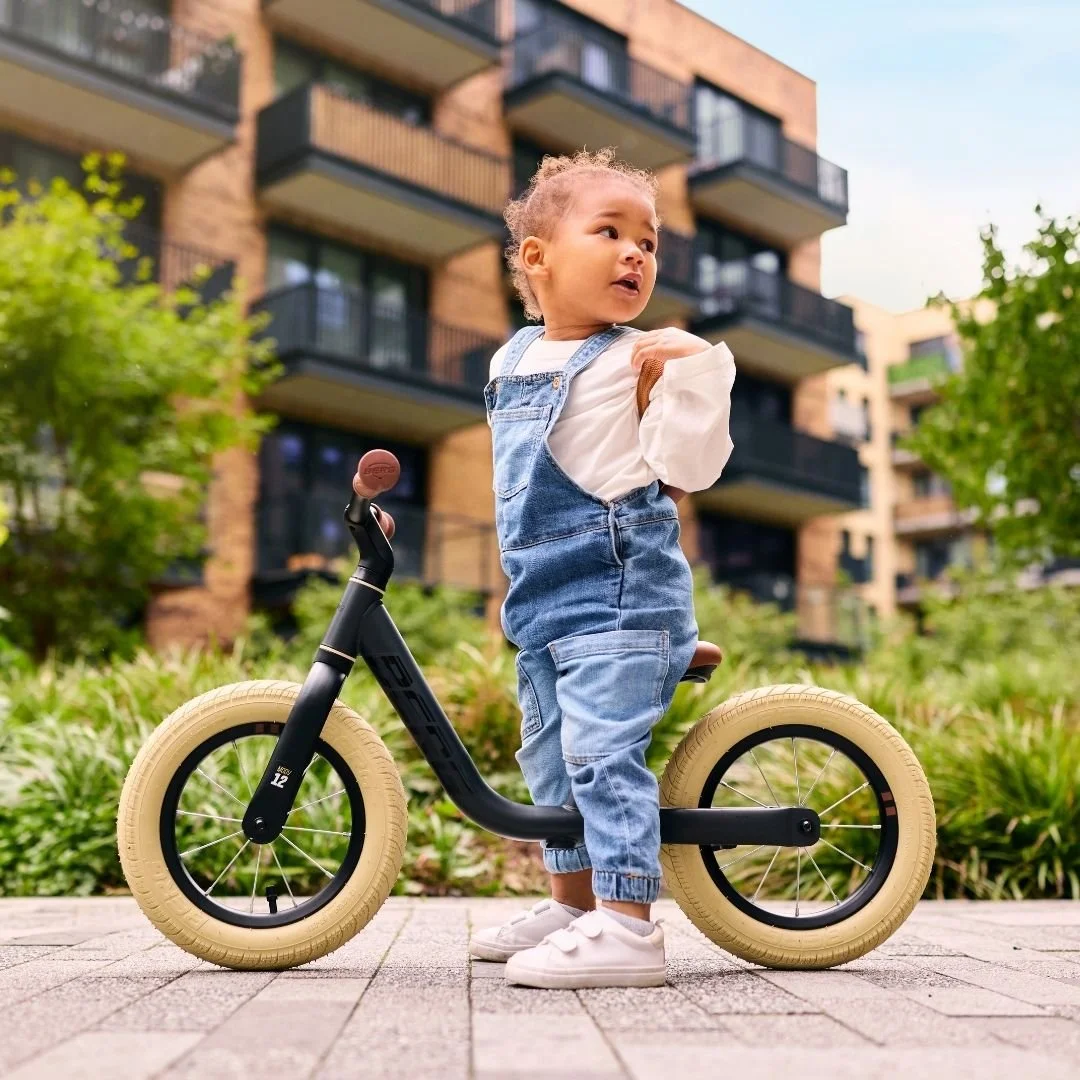 BERG MOOV 12 Retro Schwarz_4.jpg