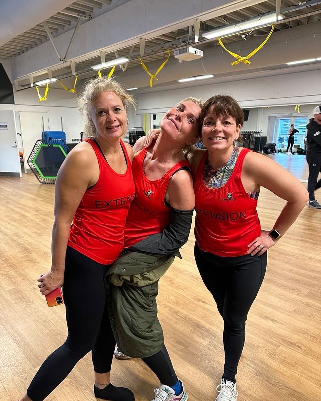 Seje Jumping Fitness-instrukt&oslash;rer: Nu med uddannelsen Jumping Fitness Extension!

Linda, Anne og Trine har brugt hele weekenden p&aring; kursus.
De har f&aring;et bygget ovenp&aring; deres Jumping Fitness-uddannelse, og har f&aring;et masser a