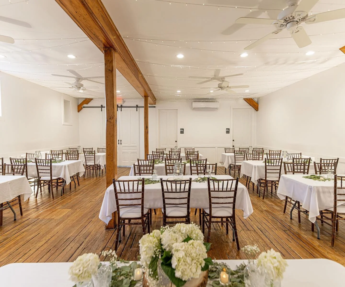 There&rsquo;s something special about celebrating life&rsquo;s moments with all your favorite people in one room 😍
.
.
.
📸 @mkf.photo