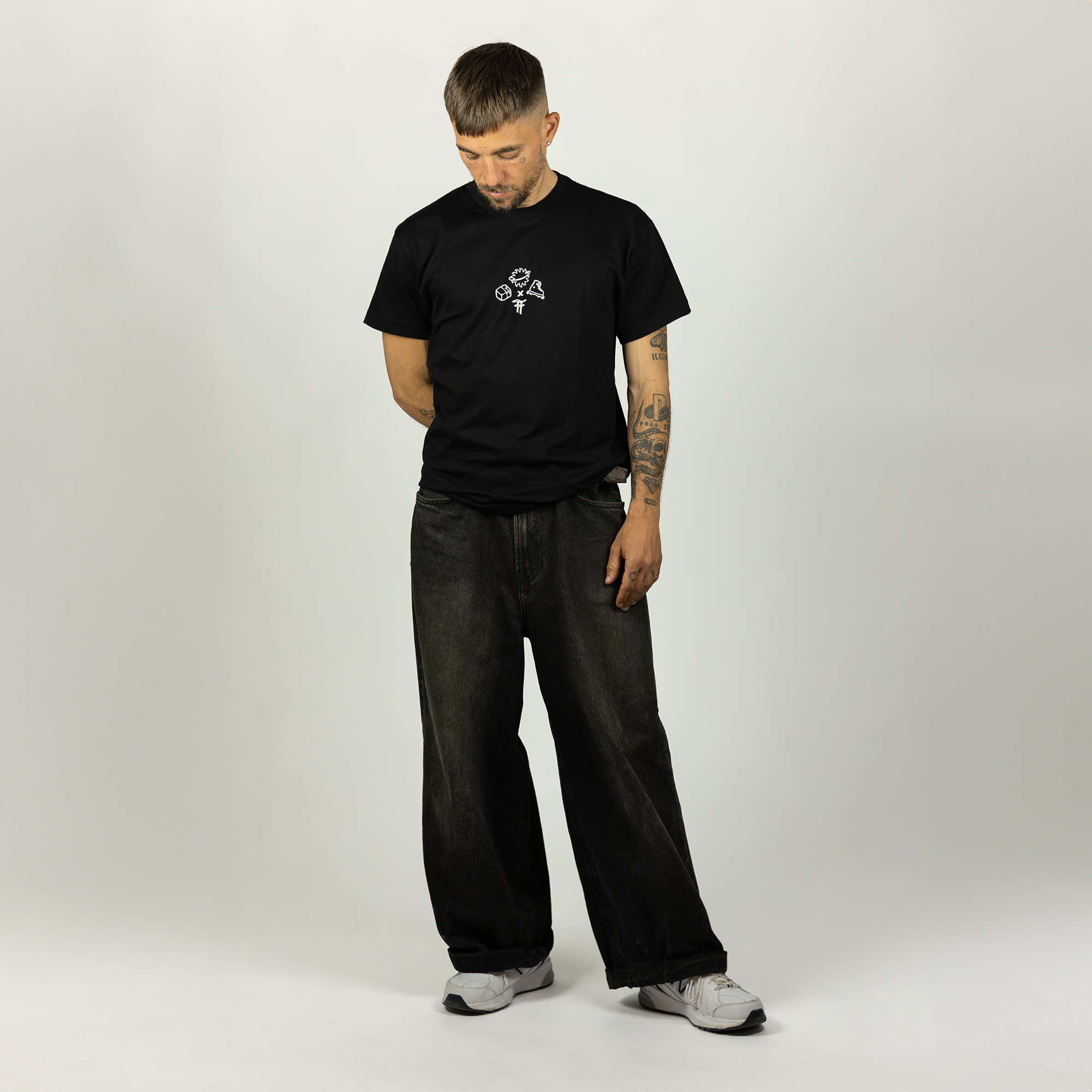 Calcada Tee Black.png