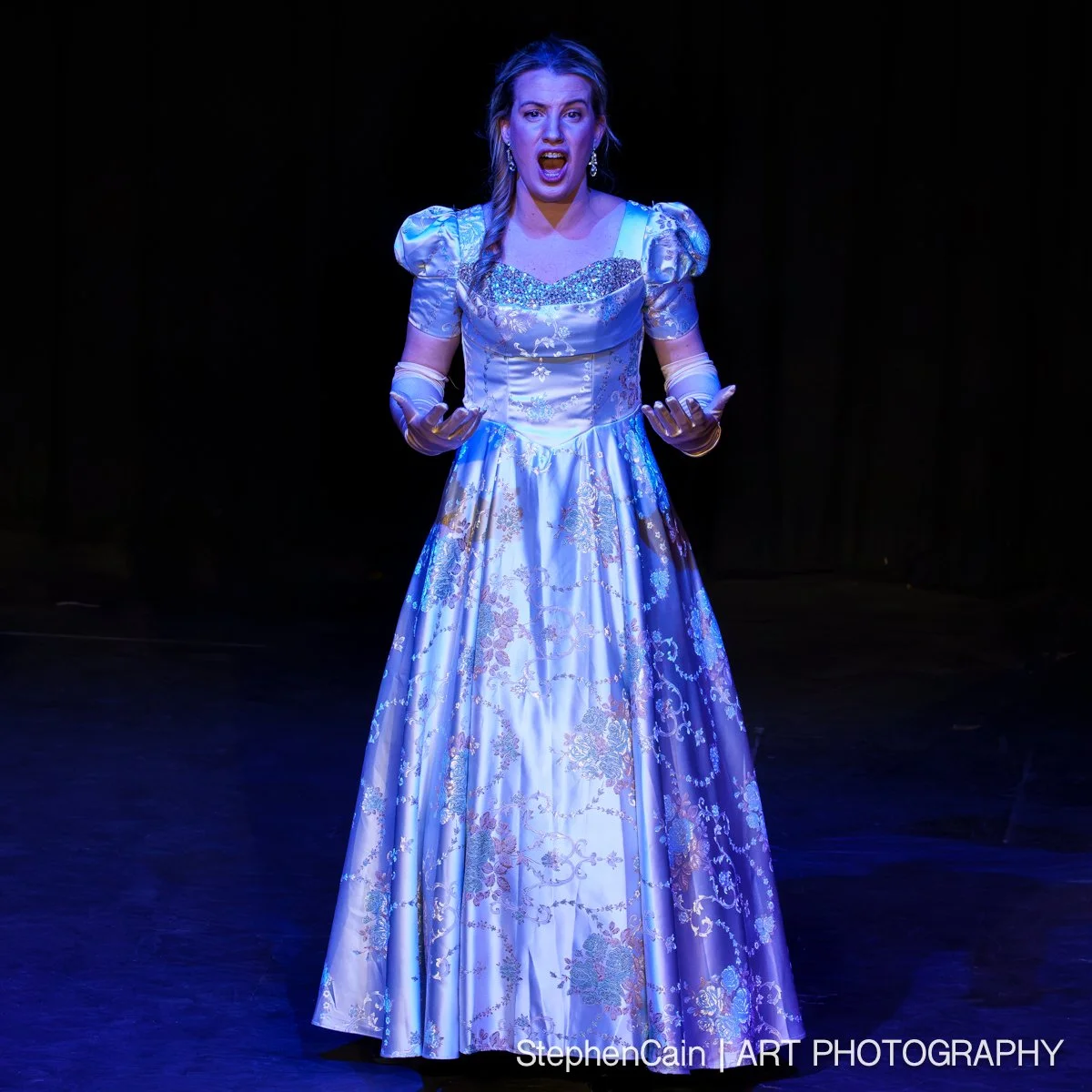 Eve Marie as Contessa Almaviva
