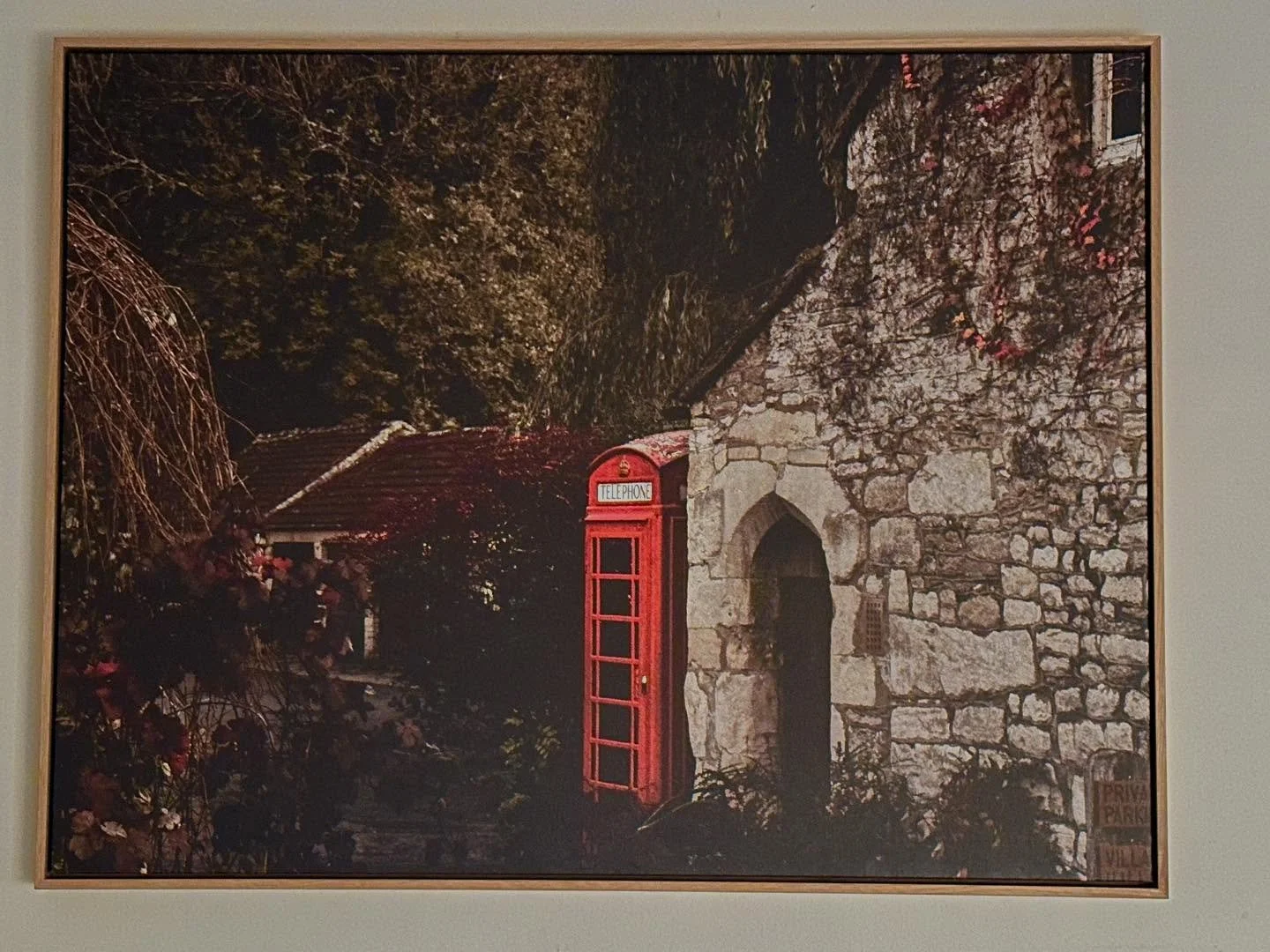 You have it, we do it.  Image = canvas >> Floating Frame