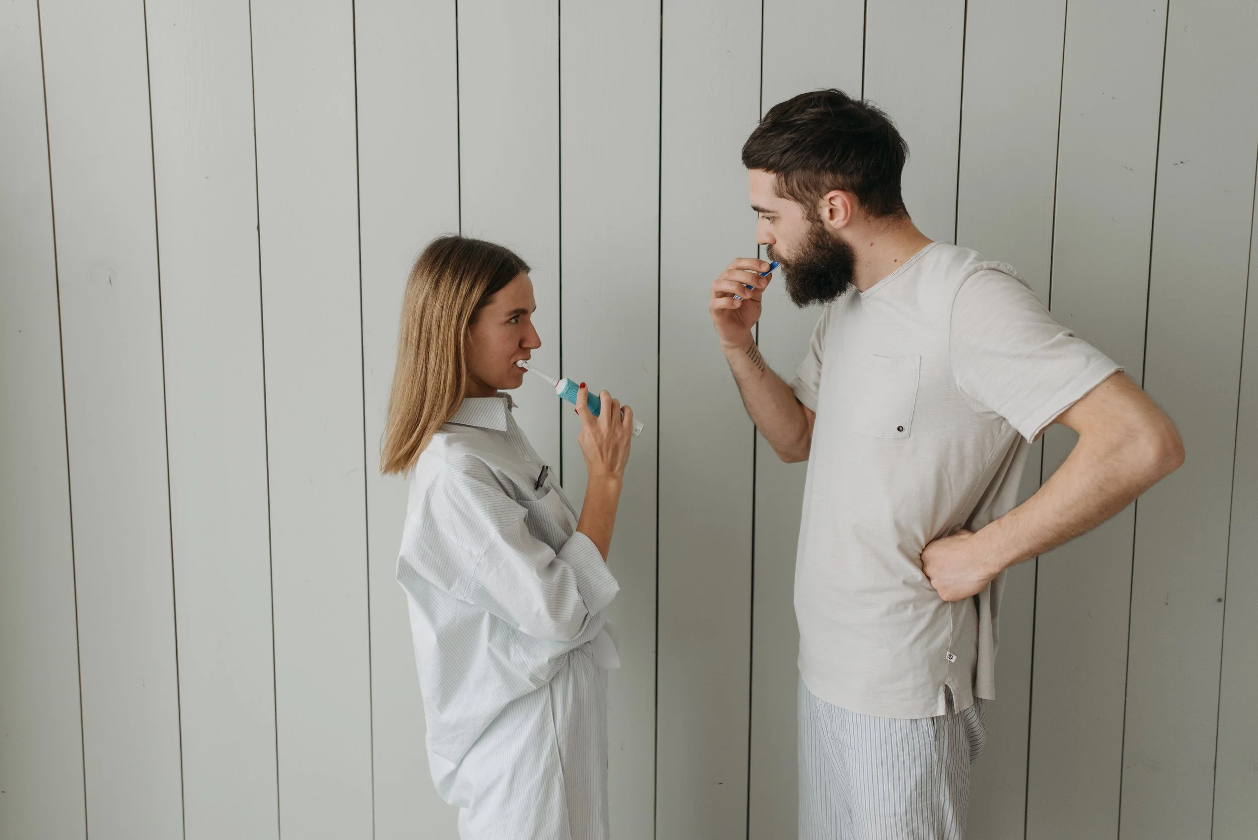 Electric vs Manual Toothbrushes: What Actually Moves the Needle for Your Oral Health