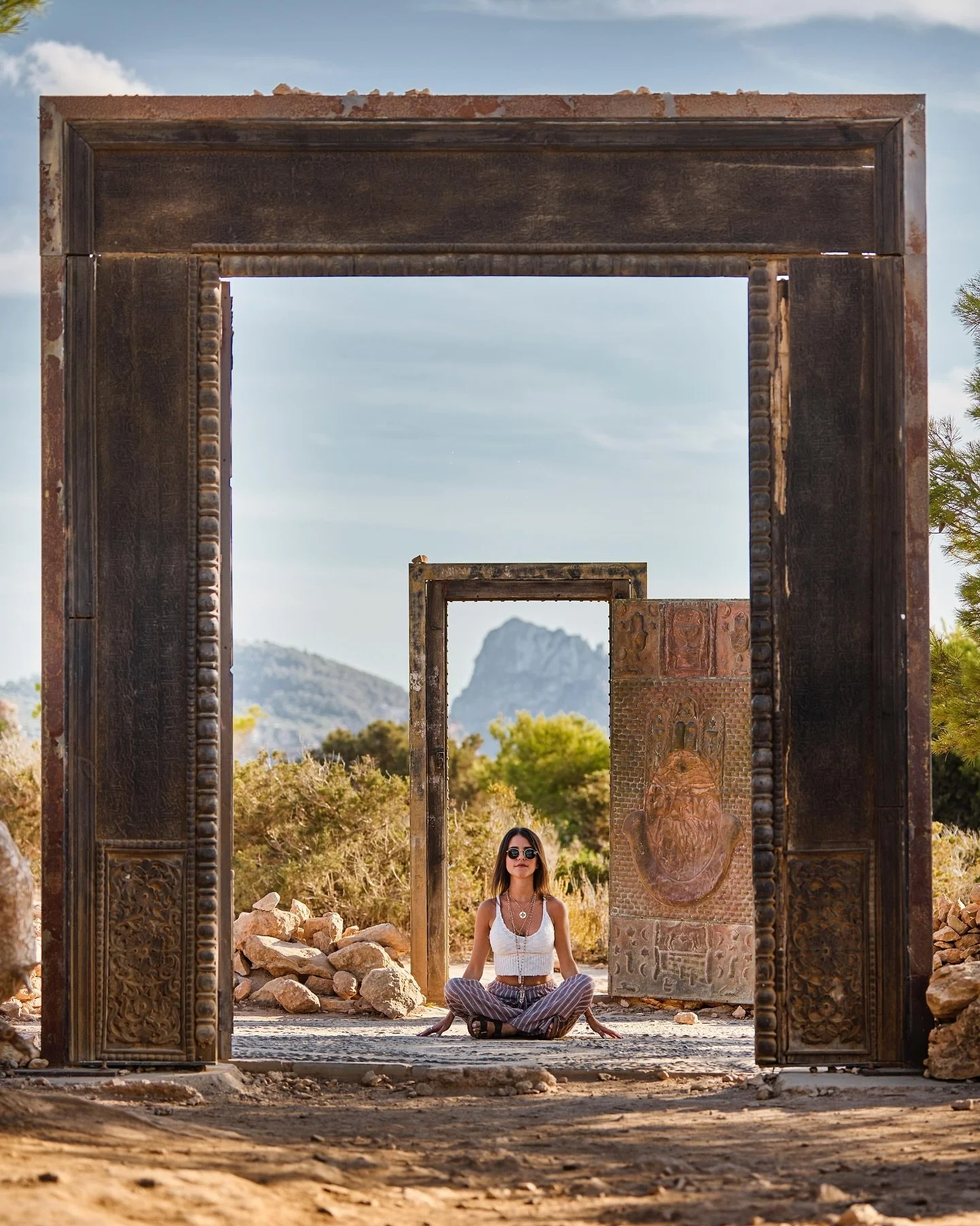Agradecida por estos &uacute;ltimos d&iacute;as en esta isla tan especial, que me dio la oportunidad de afianzar amistades en un lugar tan imponente y con una energ&iacute;a que no se puede comparar &hearts;️ gracias @vanemichelangeli y @angelinaresf
