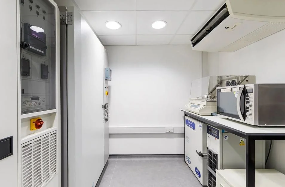 Cambridge — Co-Laboratories