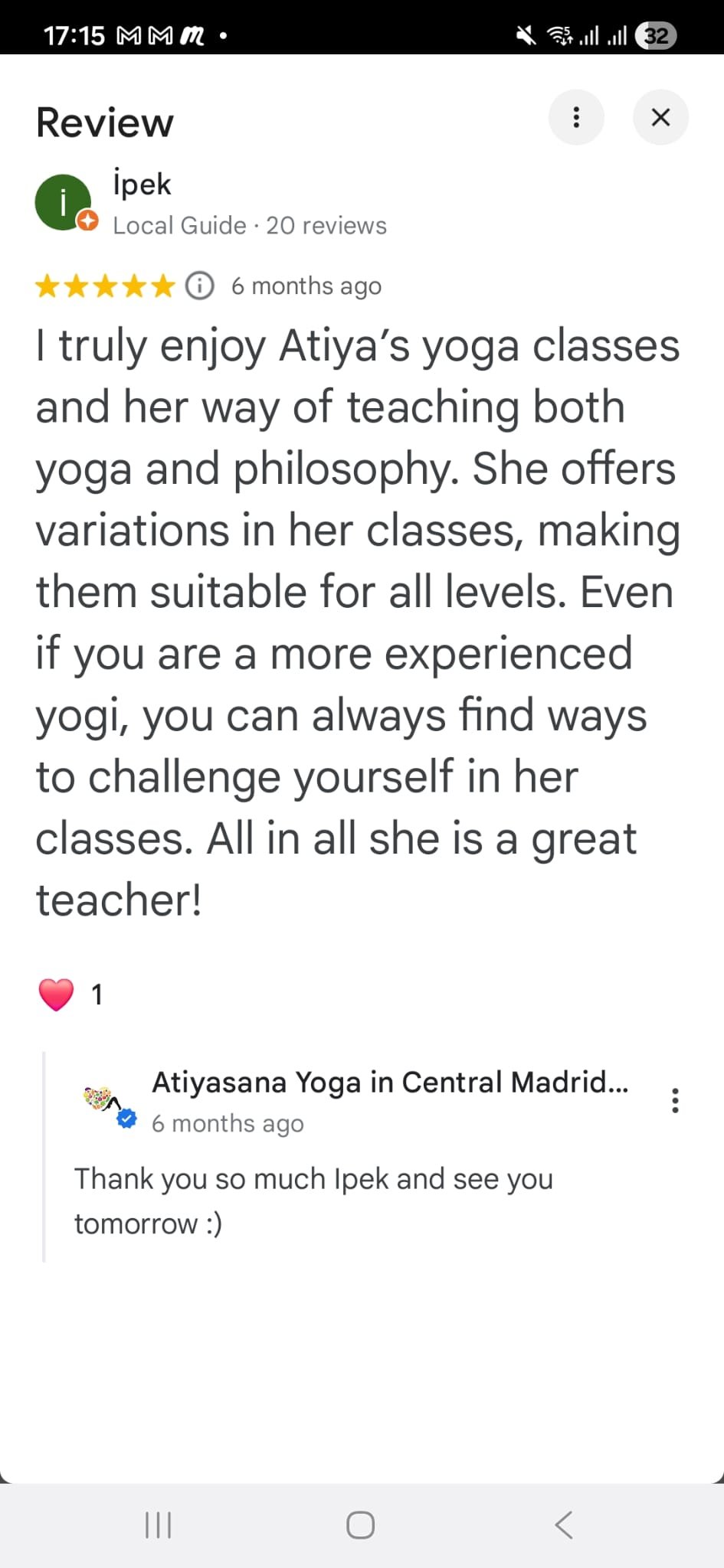 Screenshot of a Google review for Atiya's yoga classes, praising the teacher for her teaching style and versatility, with a response from Atiyasana Yoga in Central Madrid.