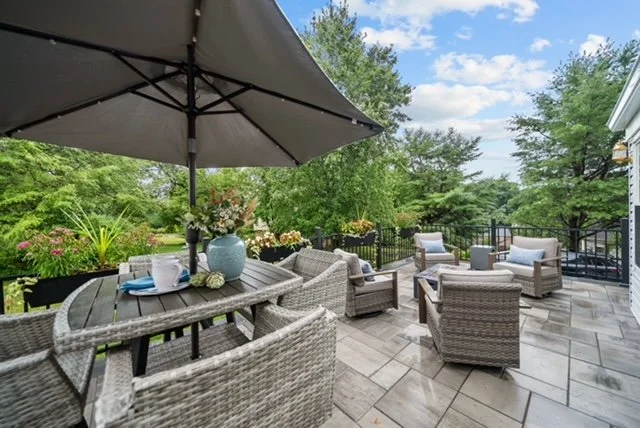 Modern classic outdoor living space decorated by FUNCY DECOR.