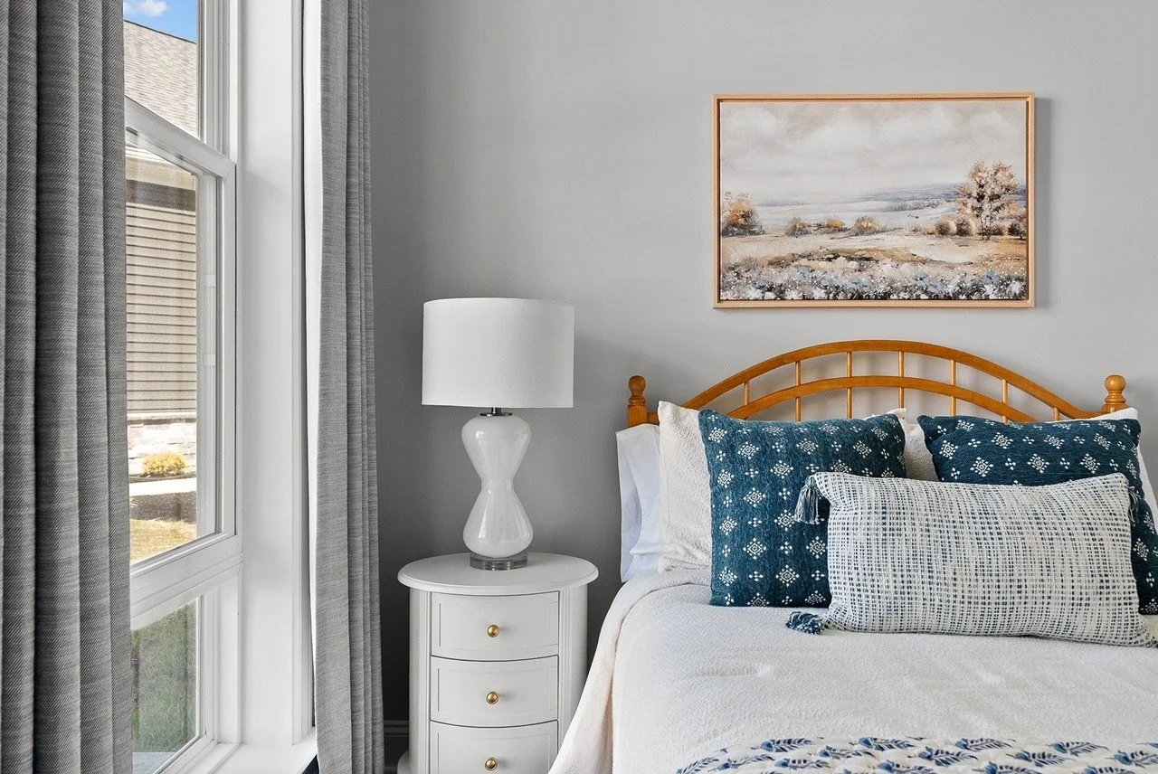 Traditional blues bedroom interior decorated by FUNCY DECOR.