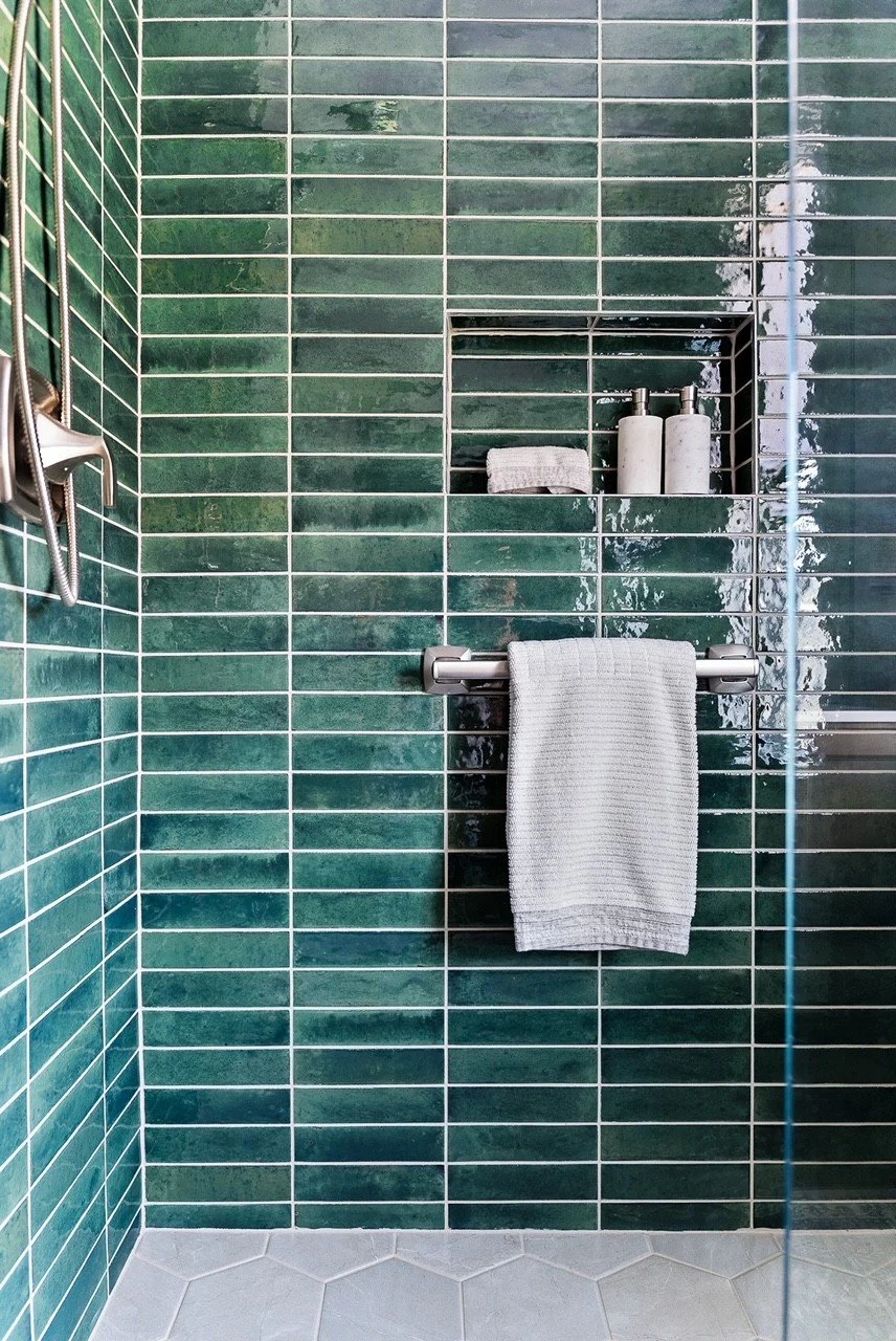 Modern classic emerald primary bath interior decorated by FUNCY DECOR.
