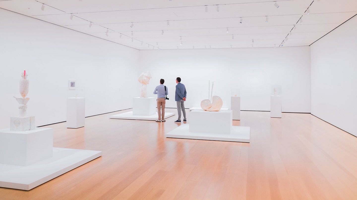 All eyes lead to one place.
Photoshoot in MoMa
.
.
#nyc #moma #innside #leica #art