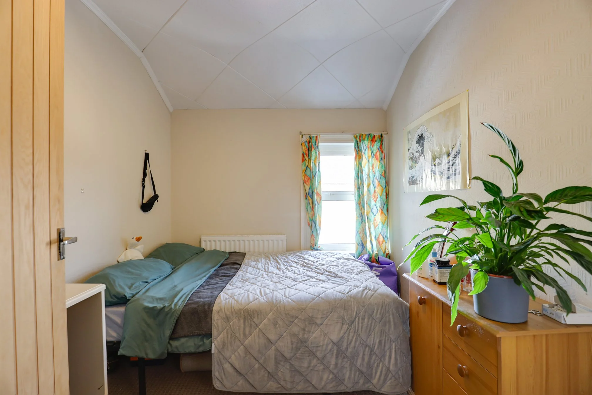 24LorneFF Front bedroom.jpg