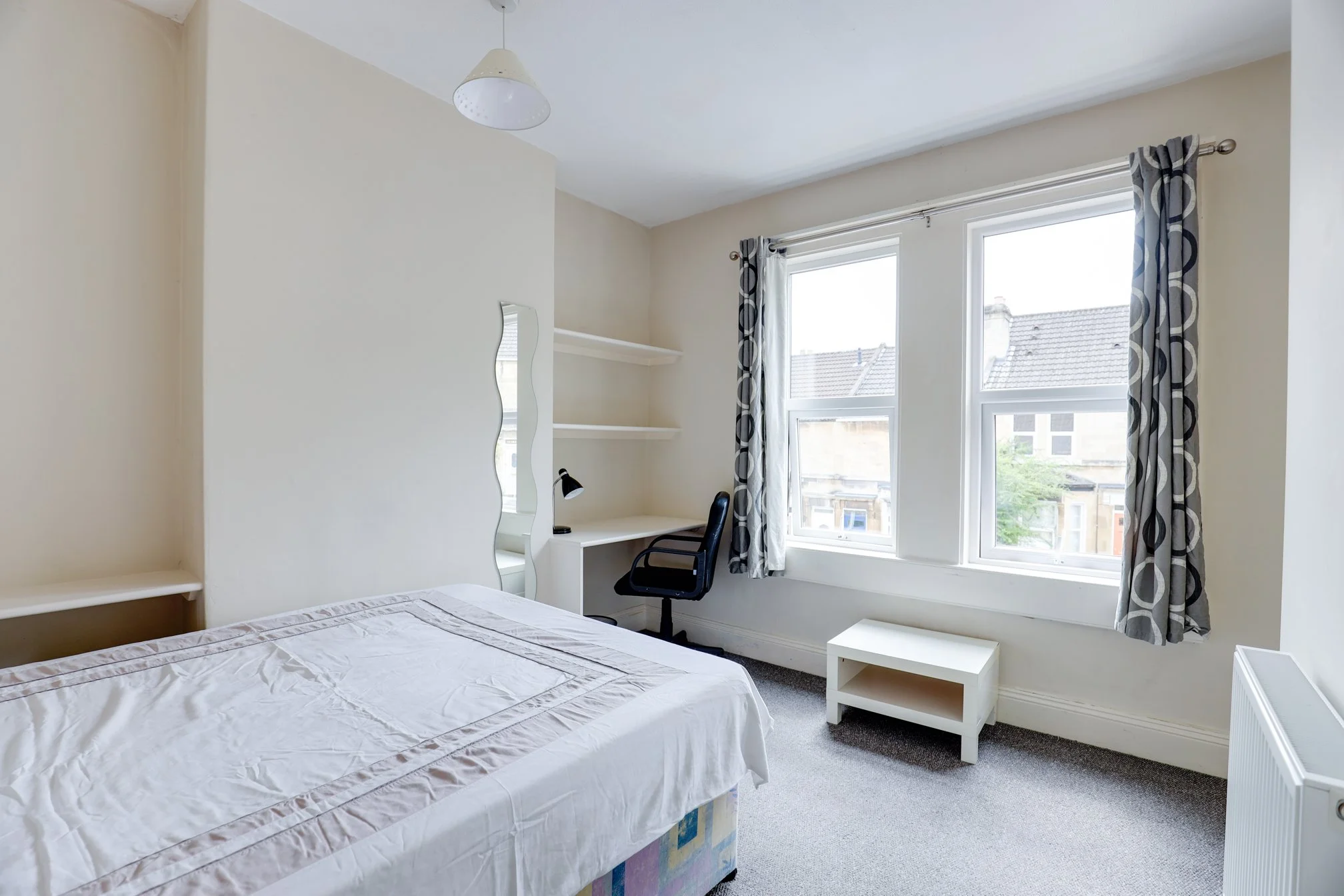 17RingwoodFF front bedroom.jpg