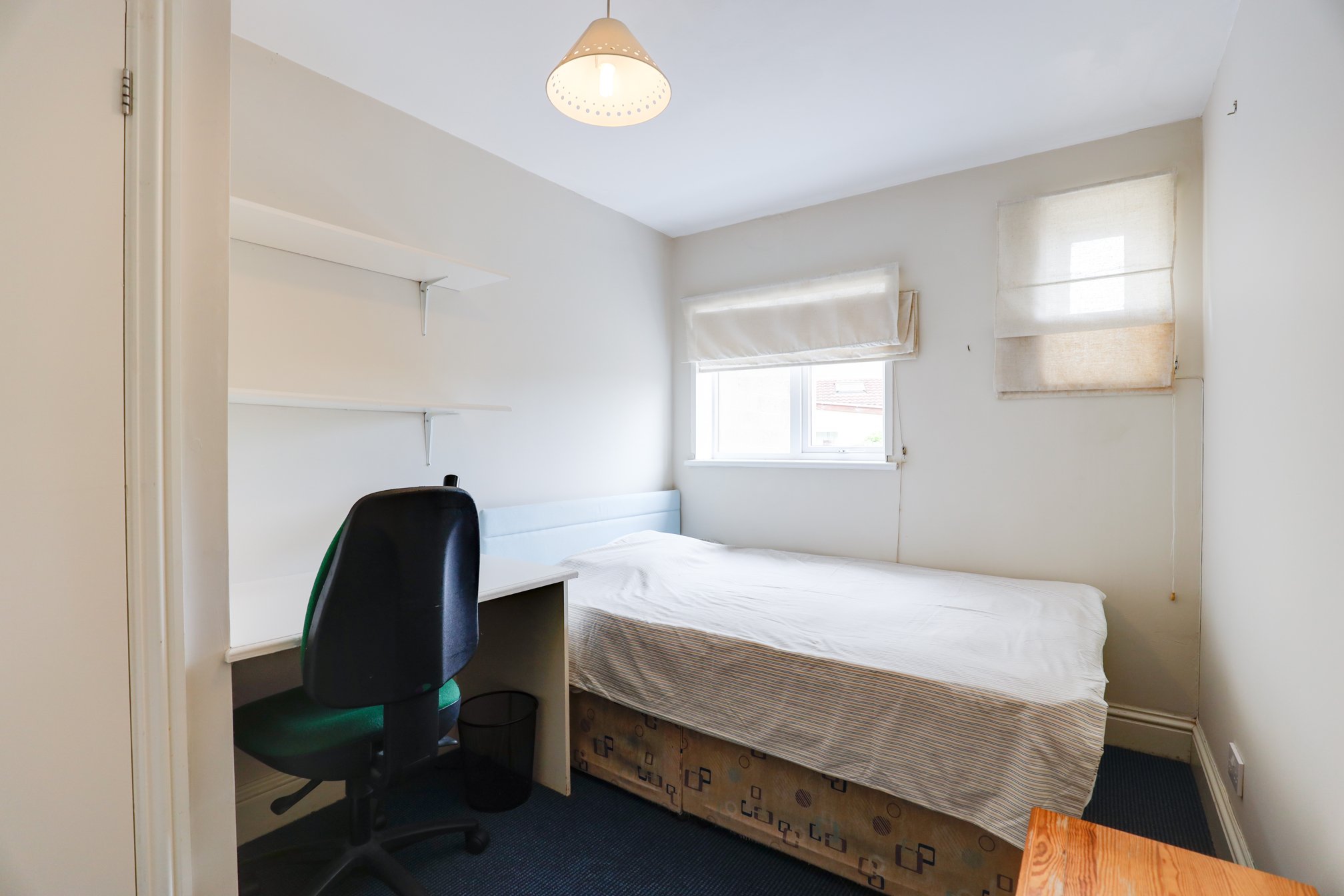 17 RingwoodGF rear bedroom.jpg