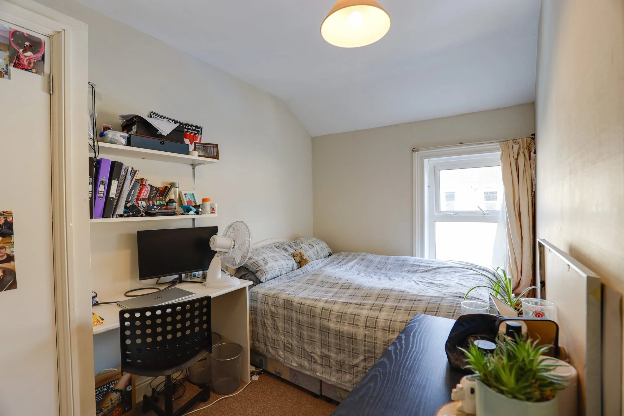 24LorneFF front bedroom 2.jpg