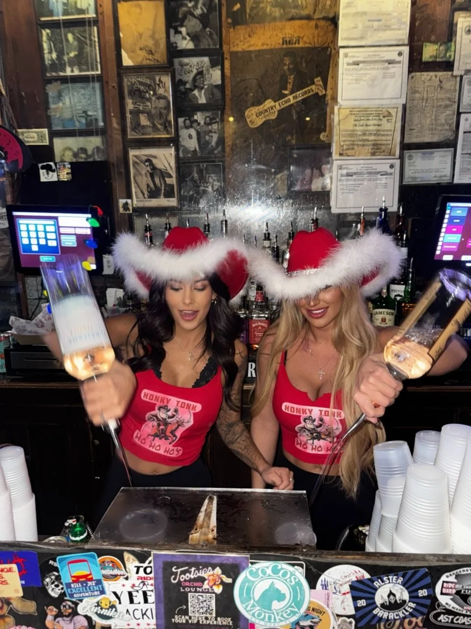 Jingle all the way... (downtown) 🎅 🎄@tootsies_orchid_lounge