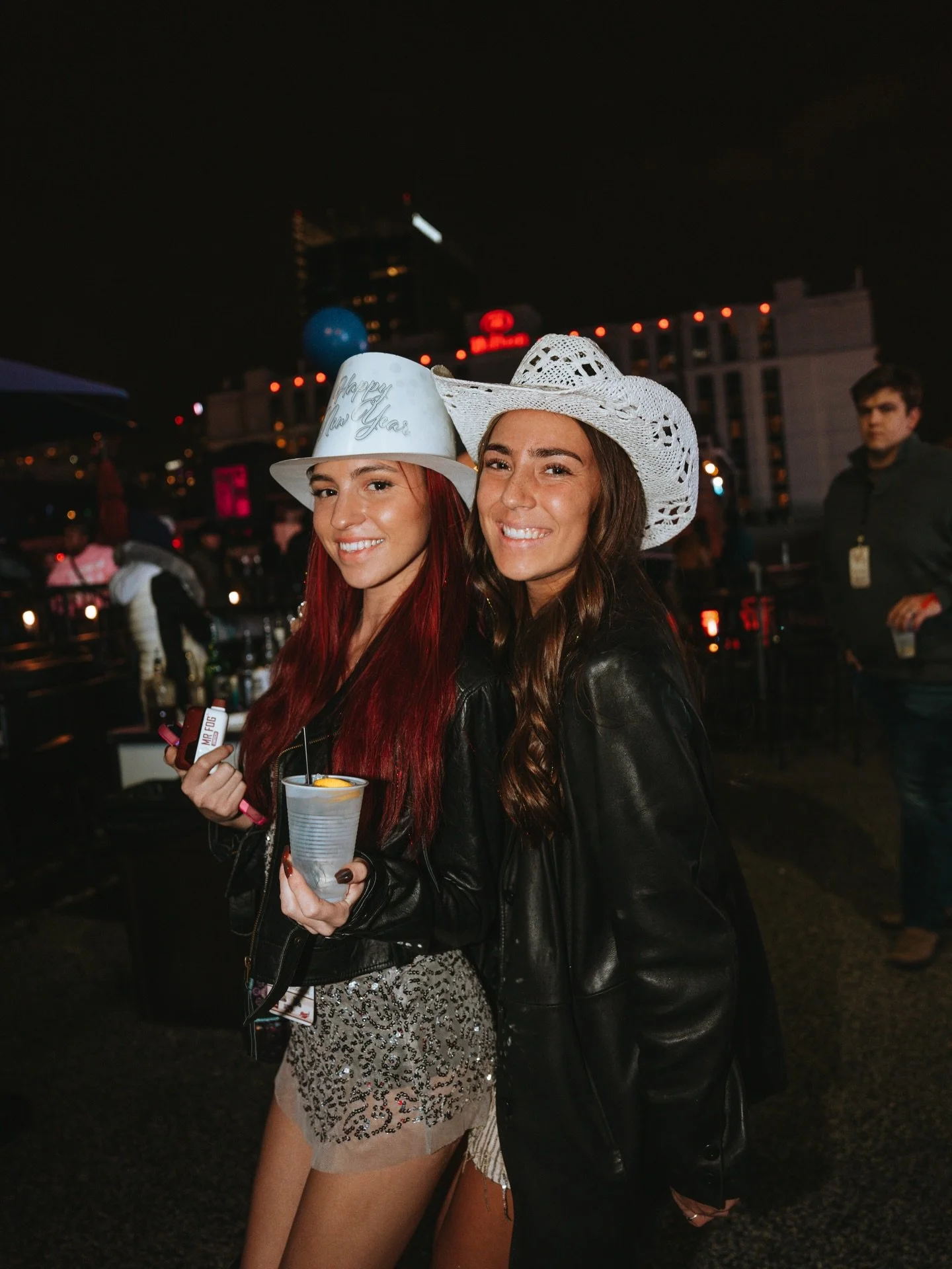 NEW YEAR&rsquo;S EVE at Tootsies 🎆 Celebrate on Broadway with live music all night long! 
‼️FAST PASS available at the door ‼️ Skip the lines at Tootsies, Kid Rock&rsquo;s, Rippy&rsquo;s, Honky Tonk Central &amp; The Diner, PLUS enjoy a champagne to