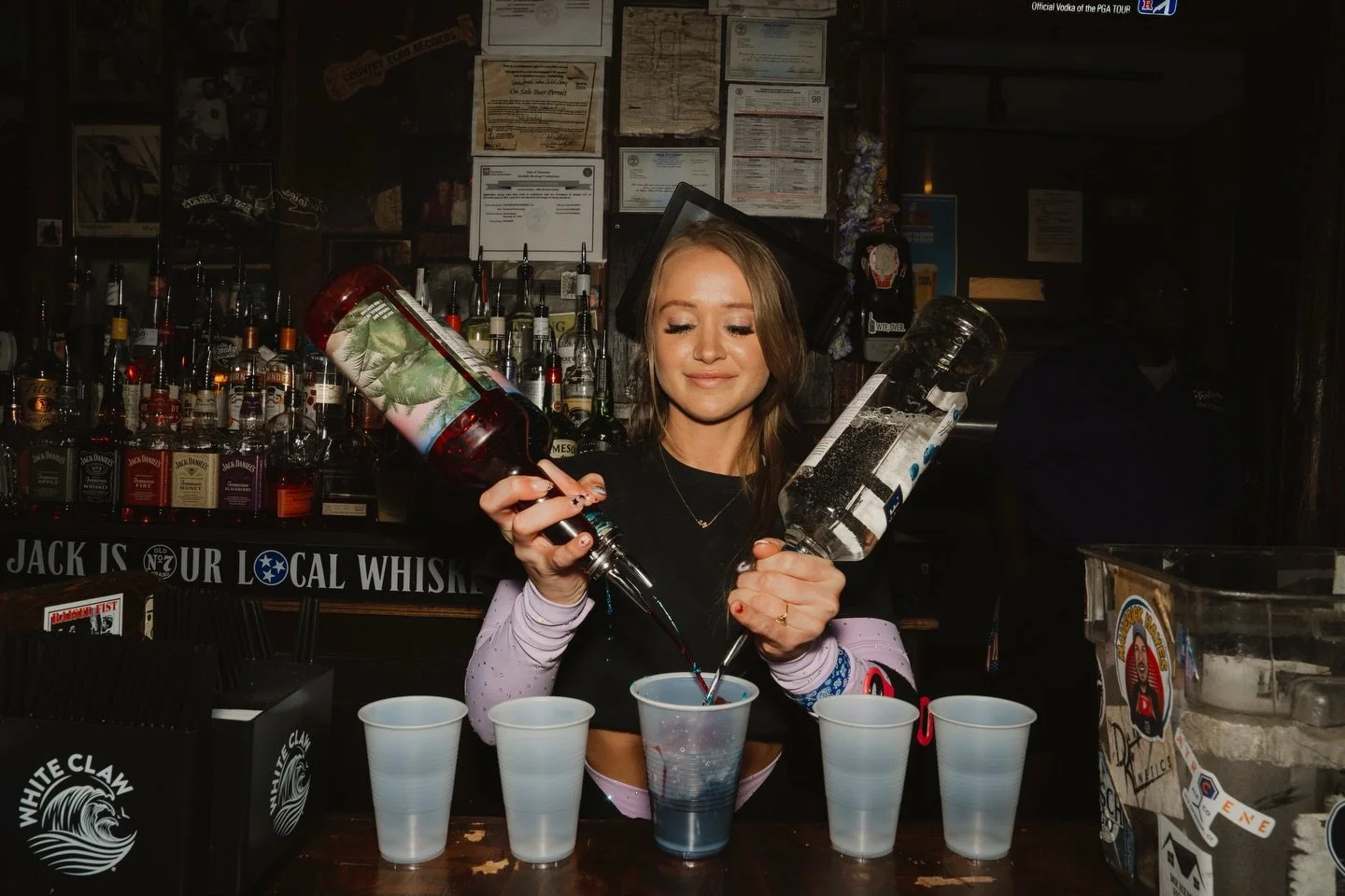 The weather changed. The pour didn&rsquo;t. Happy Snow Day Nashville ! 

✨Open regular hours. 🤠❄️🍻⛄️ @tootsies_orchid_lounge @tootsiesvip