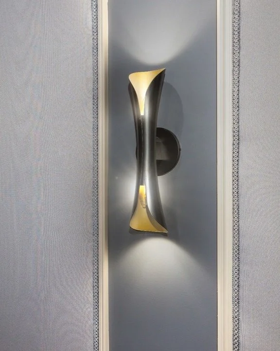 Gorgeous details on this custom acoustic panel in a home theater install we partnered with @unionplacehomesystems on recently. The custom lighting and upholstered panels bring both form and function to the space.