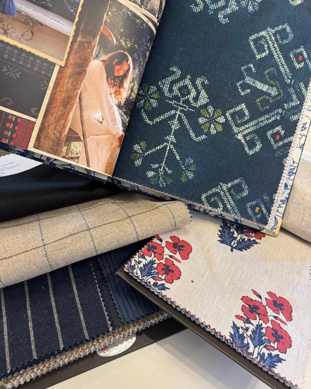 We are just loving these textile selections from @mindthegap and @fabricut, selected for a new look for a living room. Never underestimate the power of fresh prints and patterns to transform a space. Upholstery, draperies and pillows not only bring t