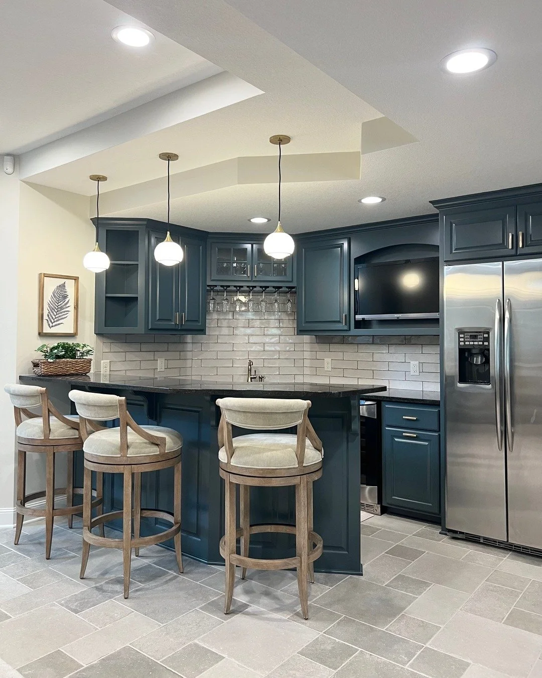 Our featured brand this month is @woodbridgefurniture, and we especially love these gorgeous bar stools that we incorporated into a recent project. Their high-end furnishings are durable, beautiful and well-built, and they have a huge range of option