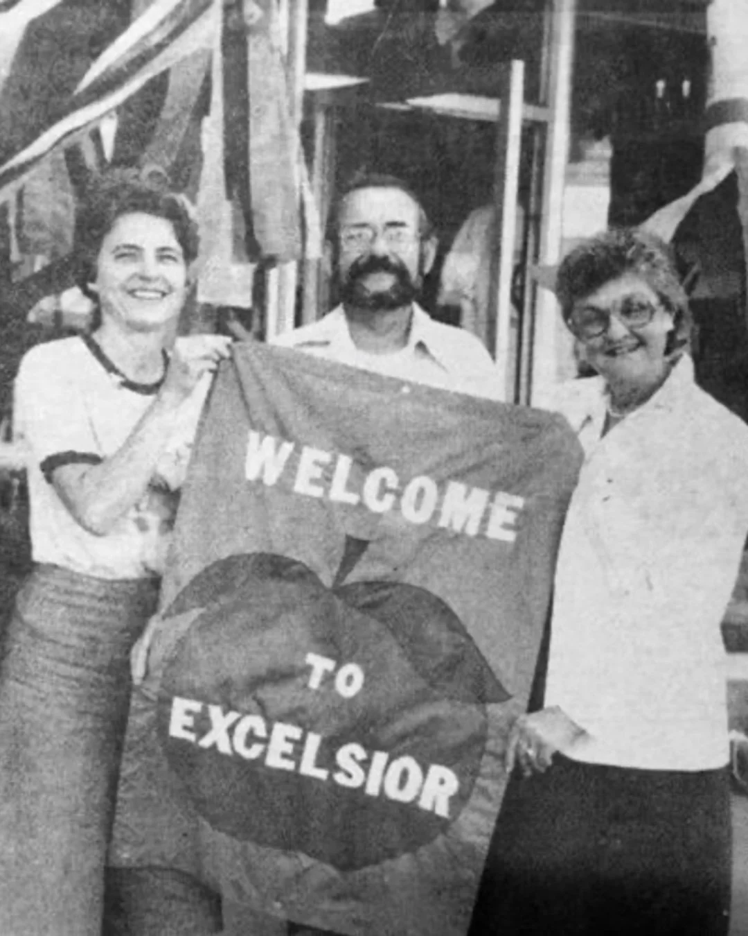 Union Place was saddened to hear of the passing of LaVerna Leipold this past December. LaVerna (pictured on the far left next to her husband Darel in the middle) was a pillar of our community. In addition to operating a quaint shop (Leipold's) on Wat