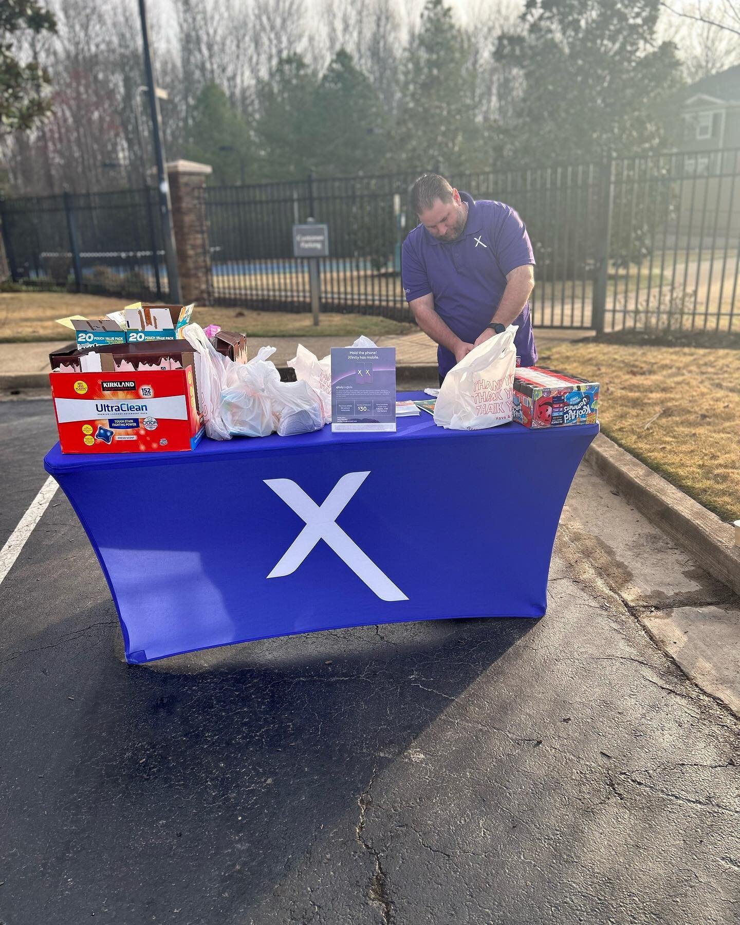 Breakfast on the go was a success! Xfinity came by and served residents with a great breakfast and awesome info on our resident referral! Tell a friend to come visit us today! #memphisliving #breakfastforchamps #earlybirdgetstheworm