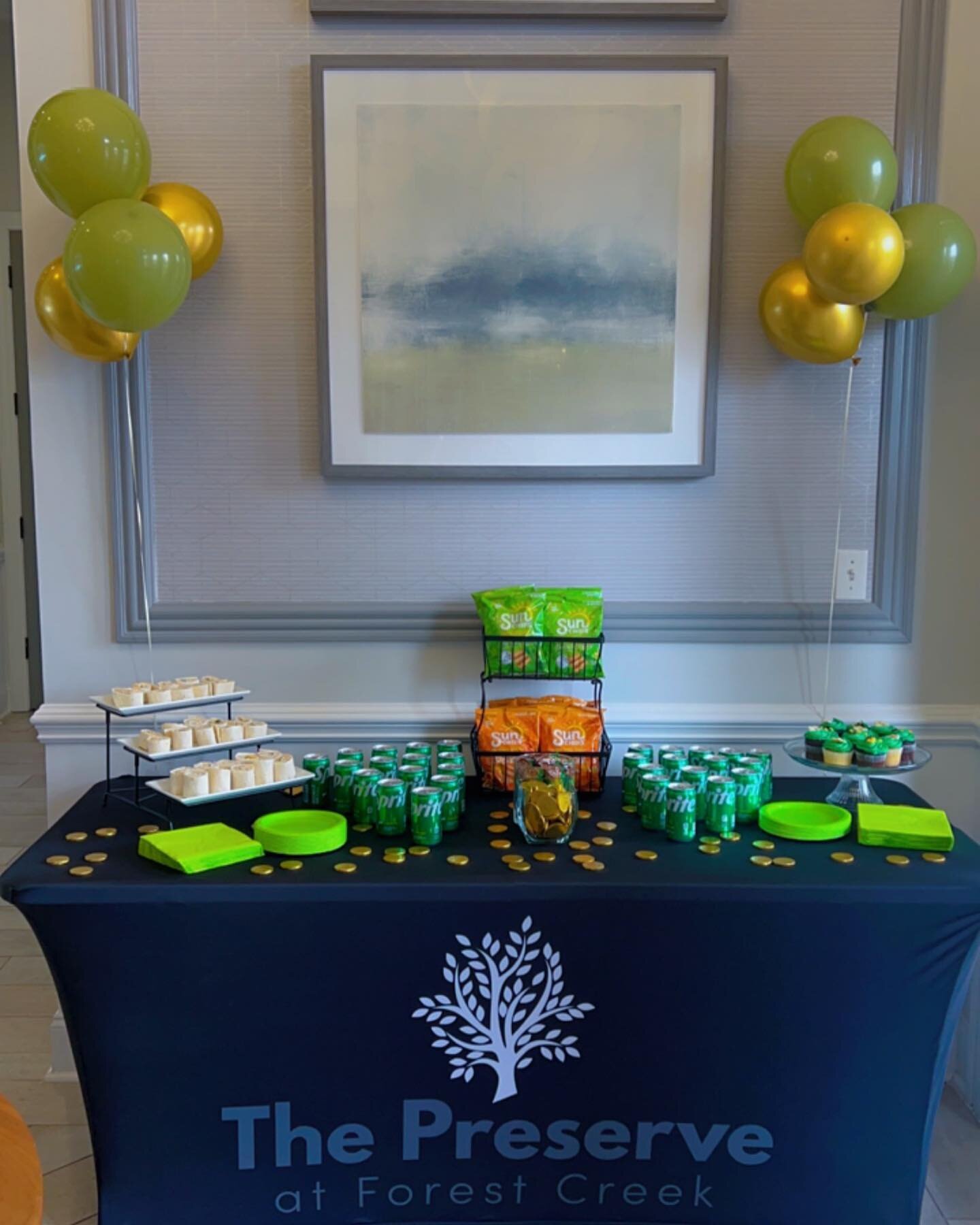 Our St.Patty&rsquo;s Day grab and go table! Residents and Prospects were able to enjoy an awesome treat as they visited our office on yesterday 😊🍀 #preserveatforestcreek #stpattysday