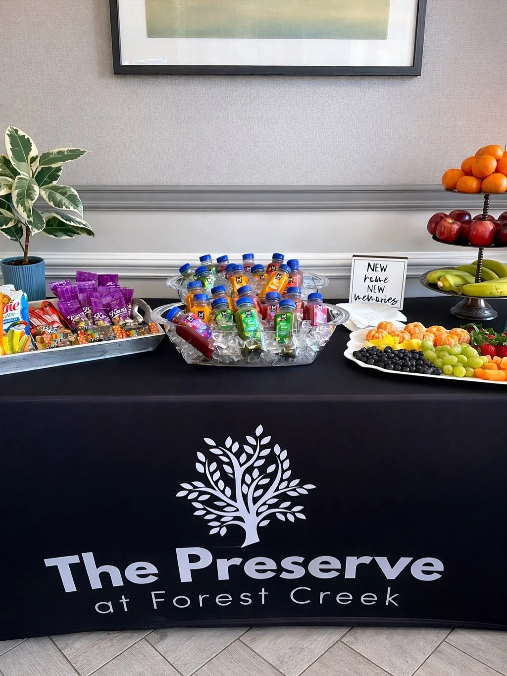 Where residents sip, smile, and stay awhile! ✨🍎🍌