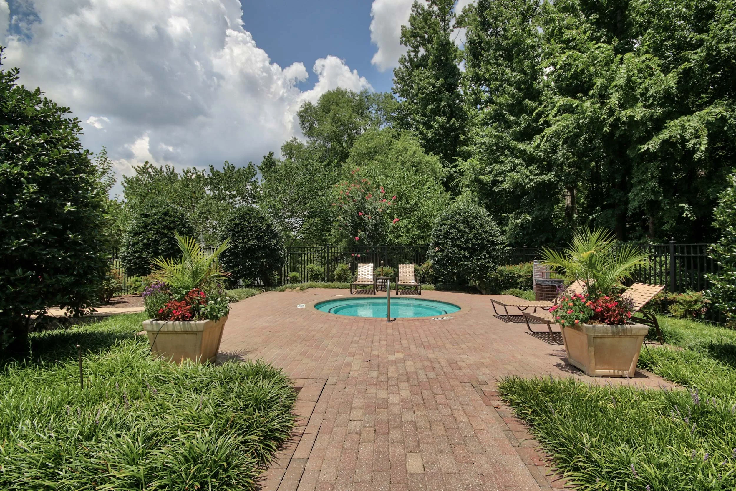 Photo Gallery Apartments in Memphis, TN — The Preserve at Forest Creek