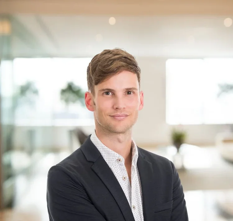 Headshot of Dr. Justin Dubé, Toronto gambling psychologist