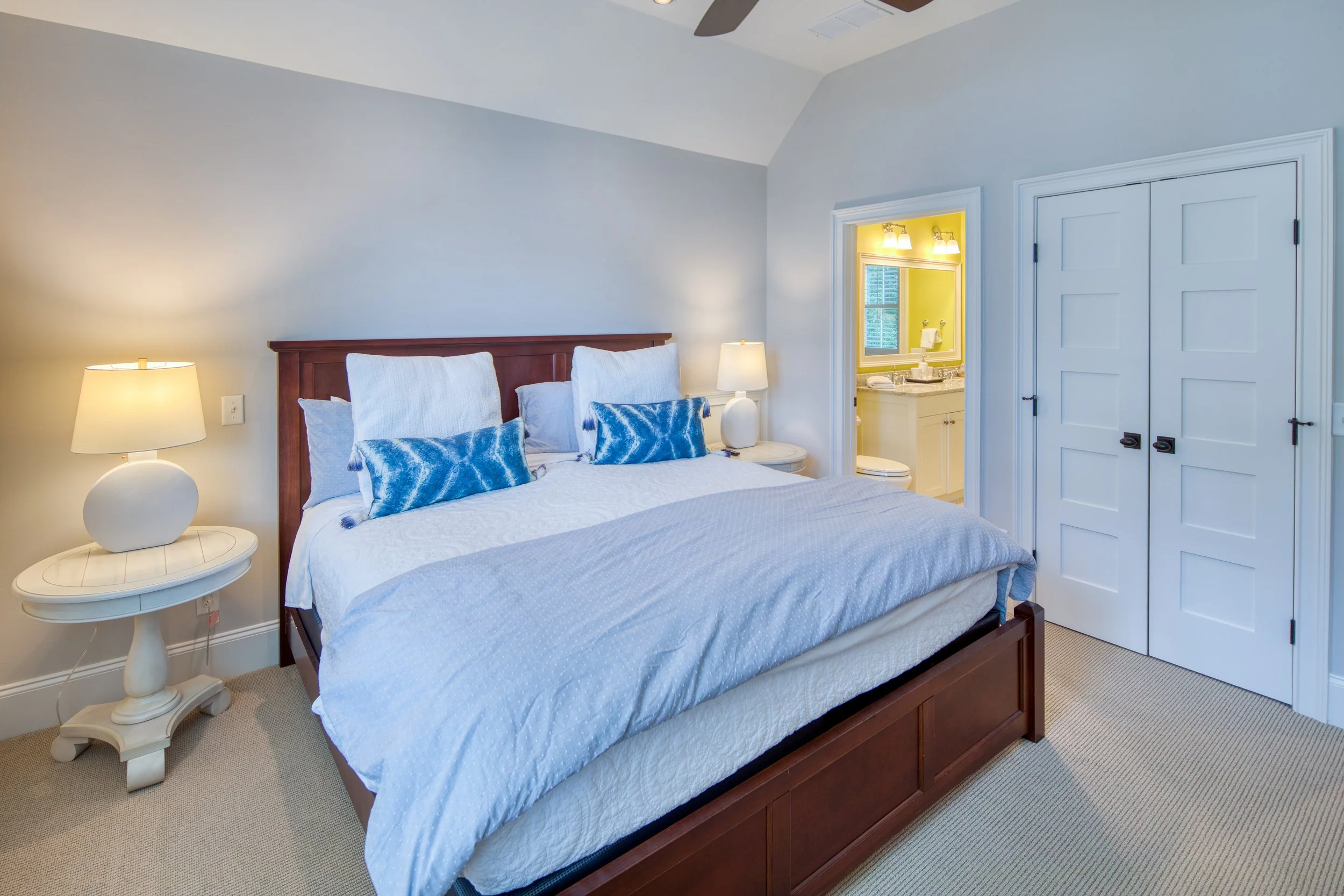 8CobaltLn_0501VRBO.jpg