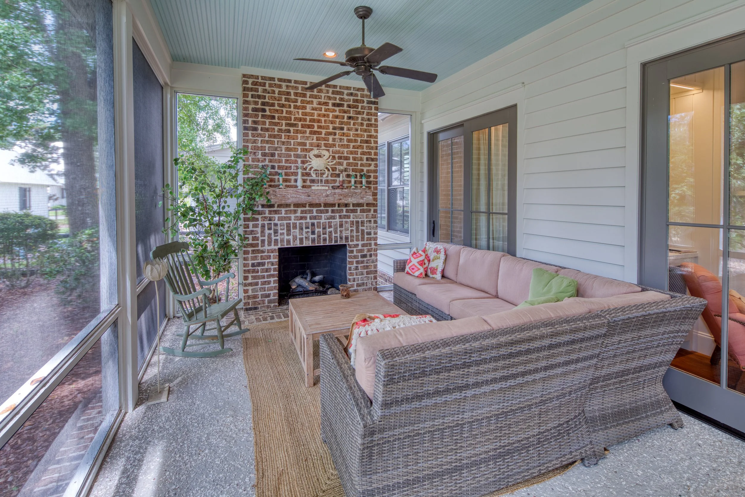 8CobaltLn_0414VRBO.jpg