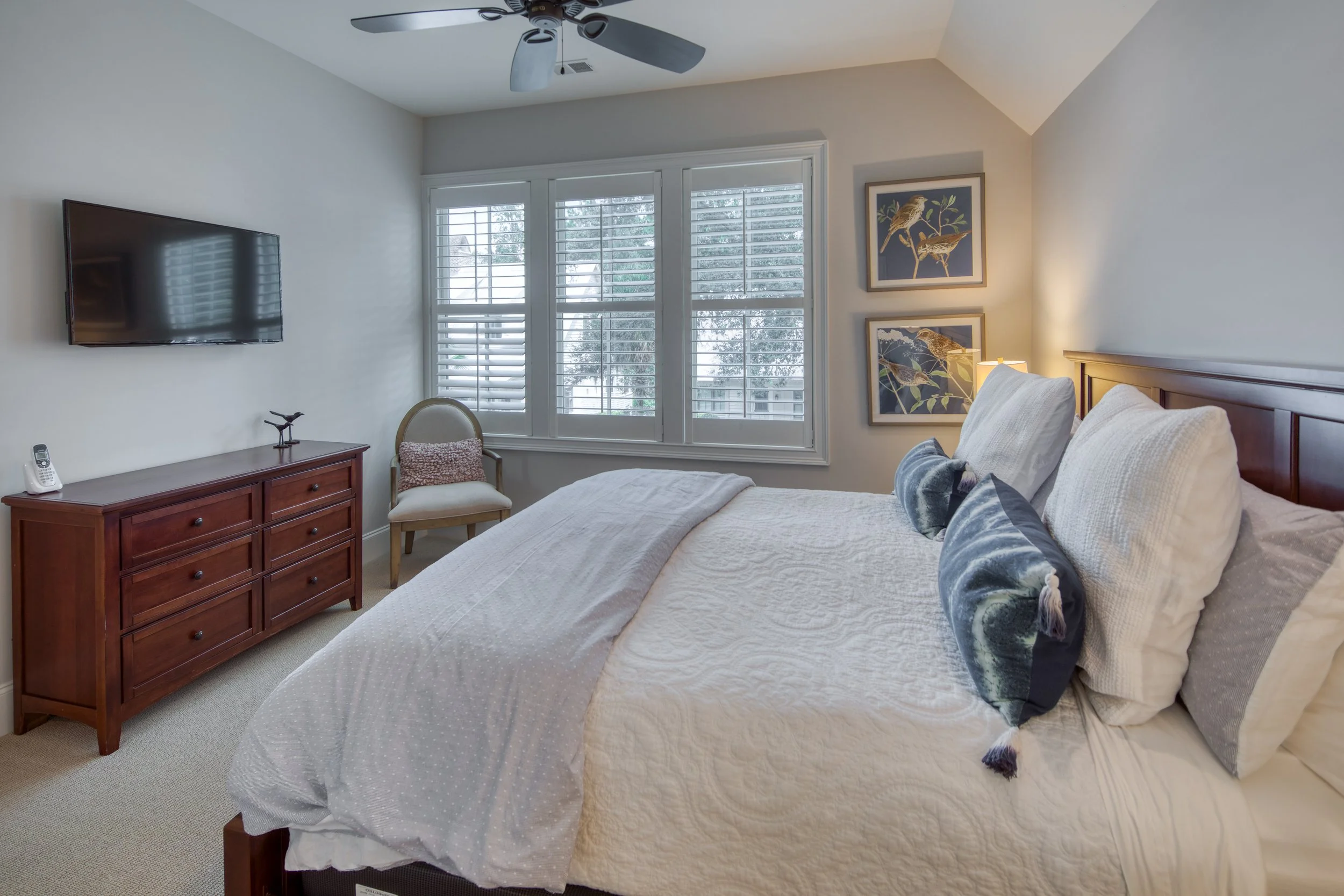8CobaltLn_0510VRBO.jpg