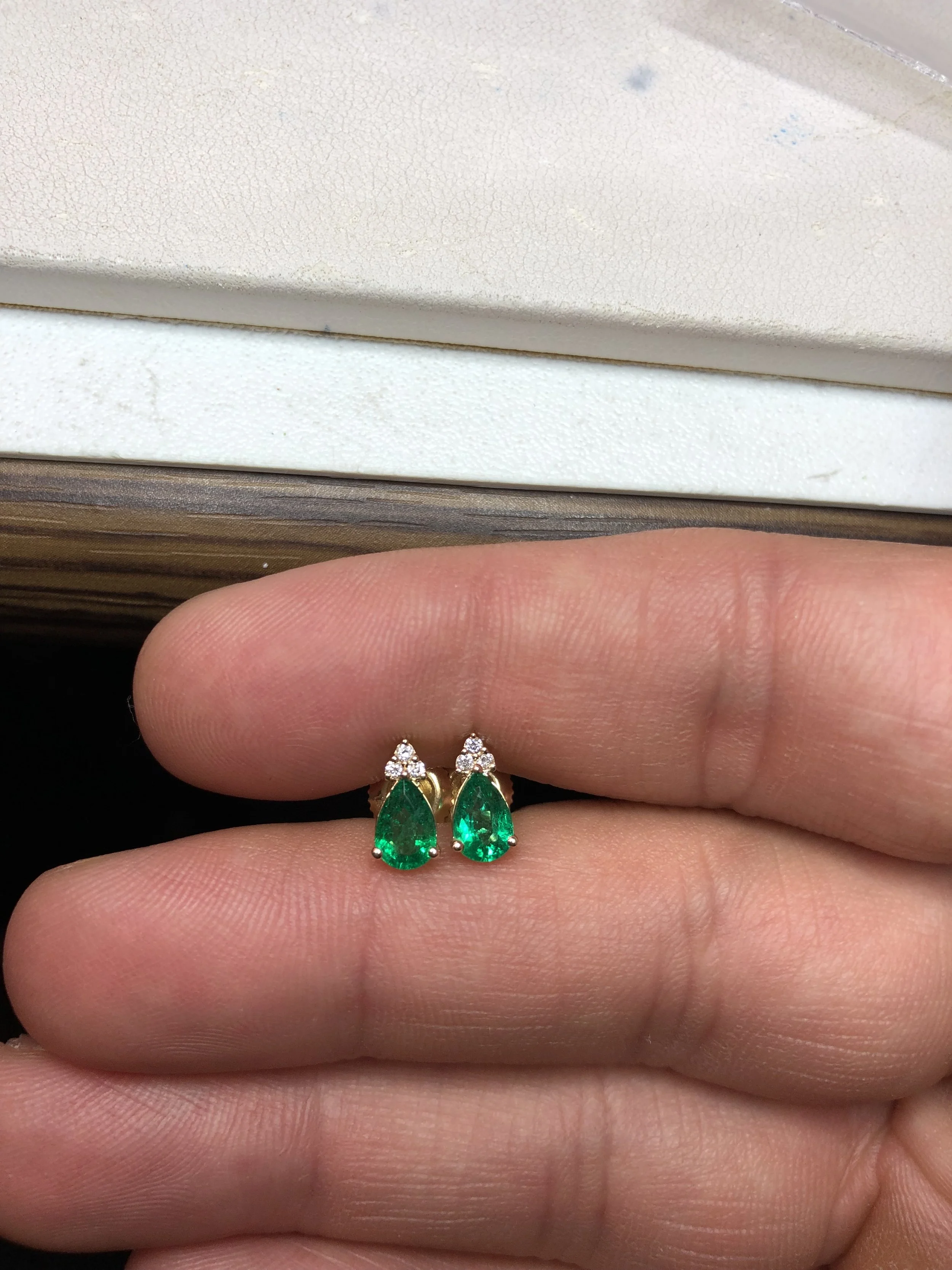 Emerald Diamond Earring Pear-shaped