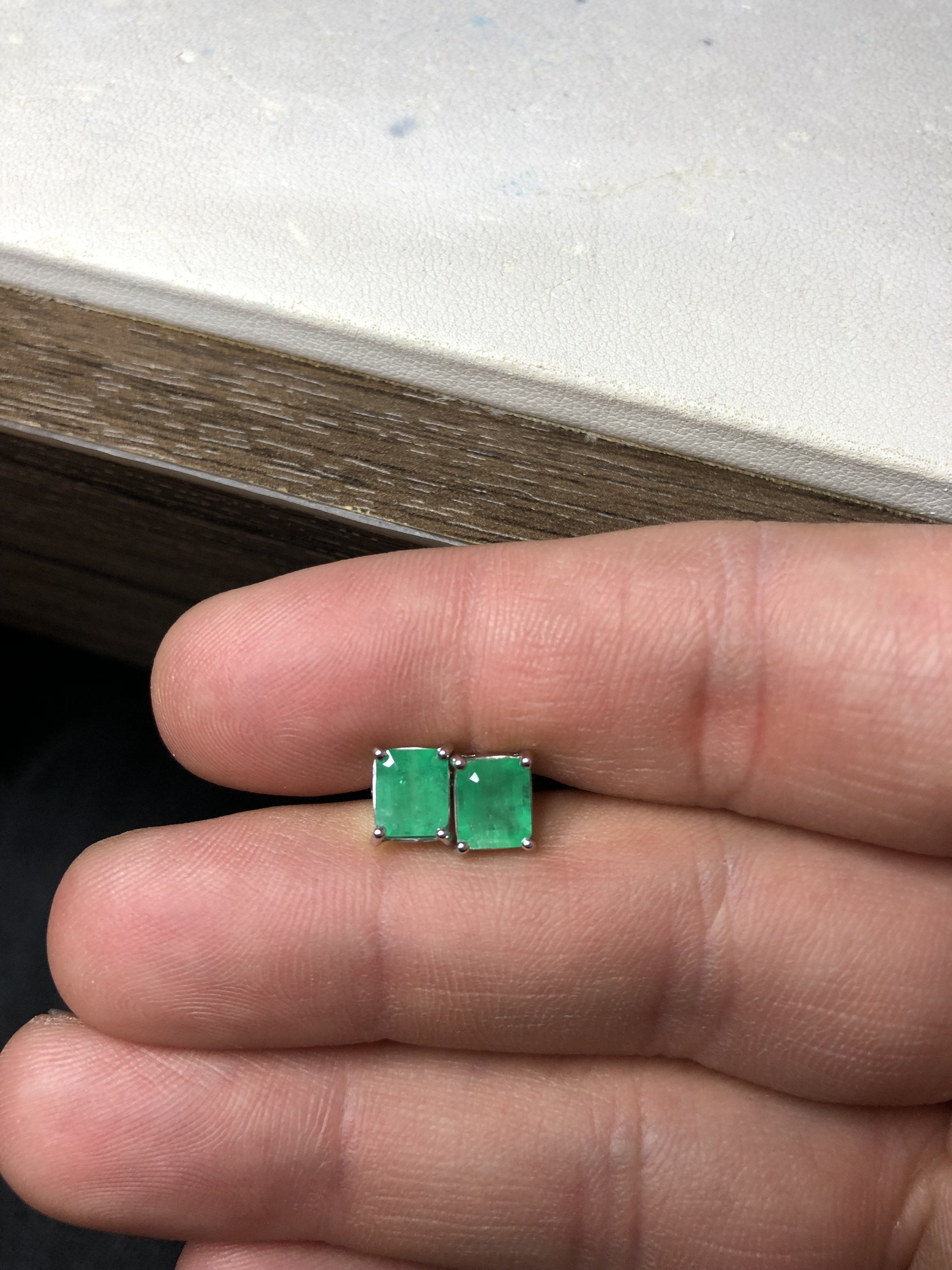 Emerald Earring Stud