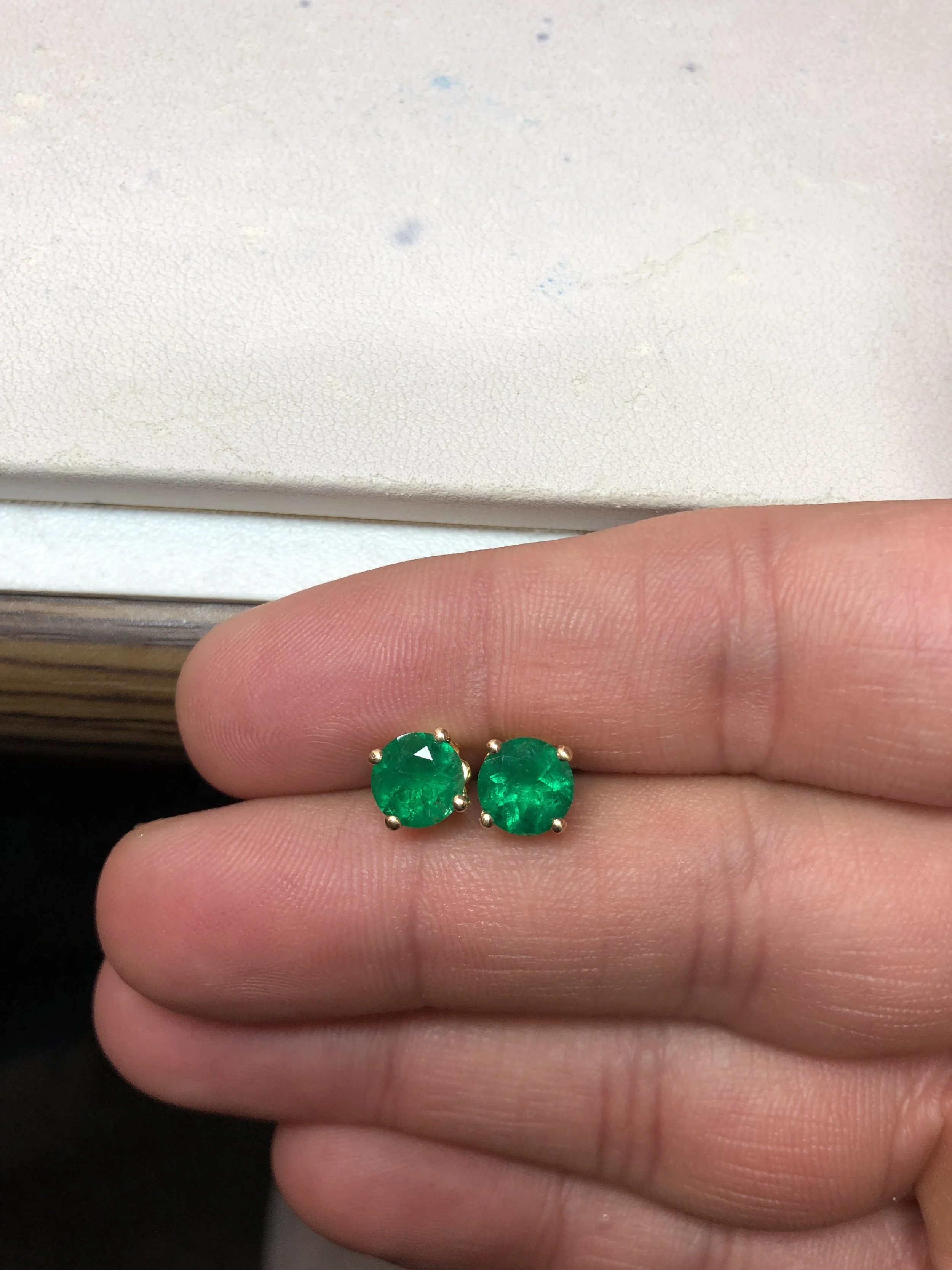 Emerald Studs (Round)