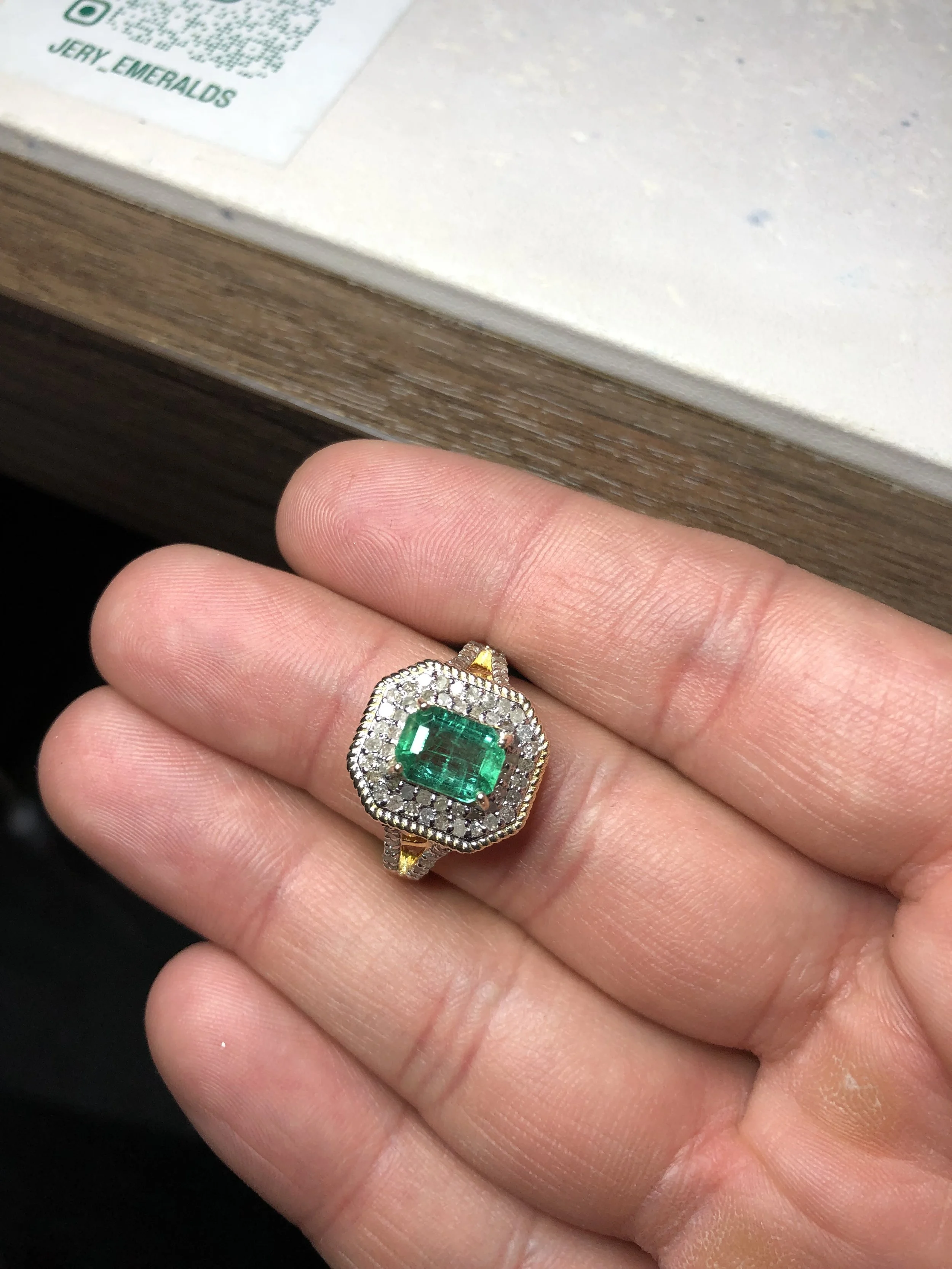 Natural Emerald Diamond Ring