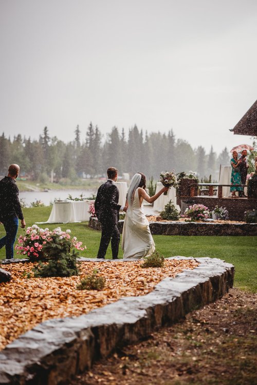 Tawny Nichelle Photography - Alaska Wedding Photographer