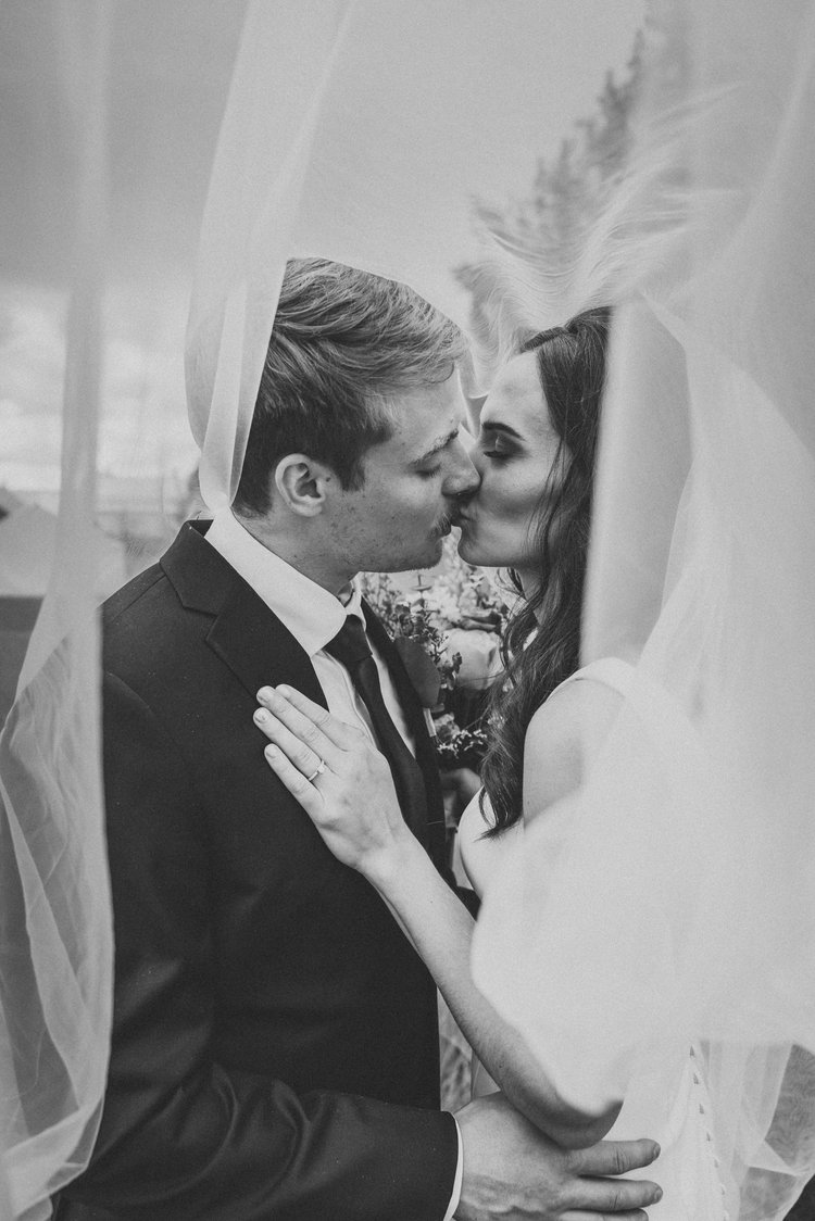 Tawny Nichelle Photography - Alaska Wedding Photographer