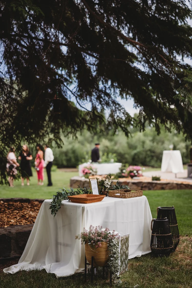 Tawny Nichelle Photography - Alaska Wedding Photographer