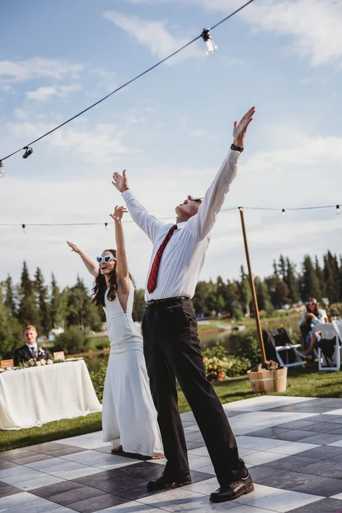 Tawny Nichelle Photography - Alaska Wedding Photographer