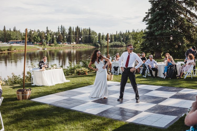 Tawny Nichelle Photography - Alaska Wedding Photographer