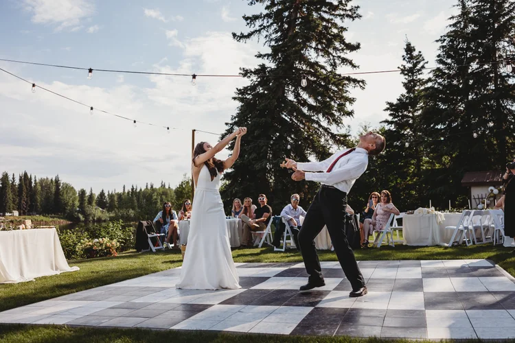 Tawny Nichelle Photography - Alaska Wedding Photographer