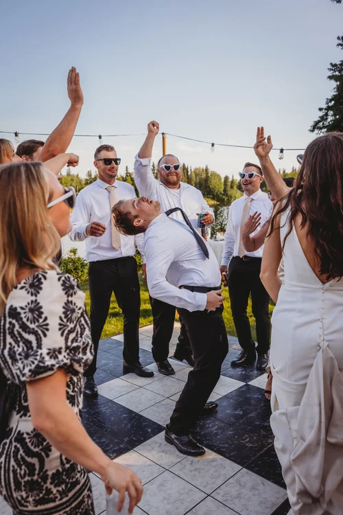 Tawny Nichelle Photography - Alaska Wedding Photographer