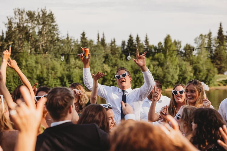 Tawny Nichelle Photography - Alaska Wedding Photographer