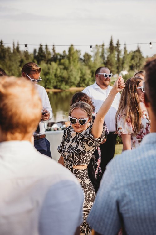 Tawny Nichelle Photography - Alaska Wedding Photographer